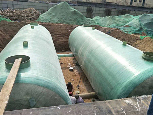 5e157666f35a3.jpg 玻璃鋼地埋罐.jpg